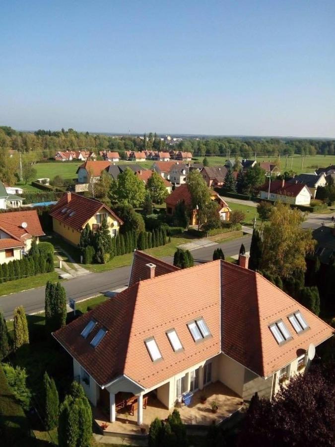 Mol-Ker-Vill Apartment Lenti Exterior foto