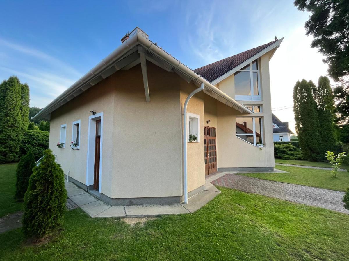 Mol-Ker-Vill Apartment Lenti Exterior foto